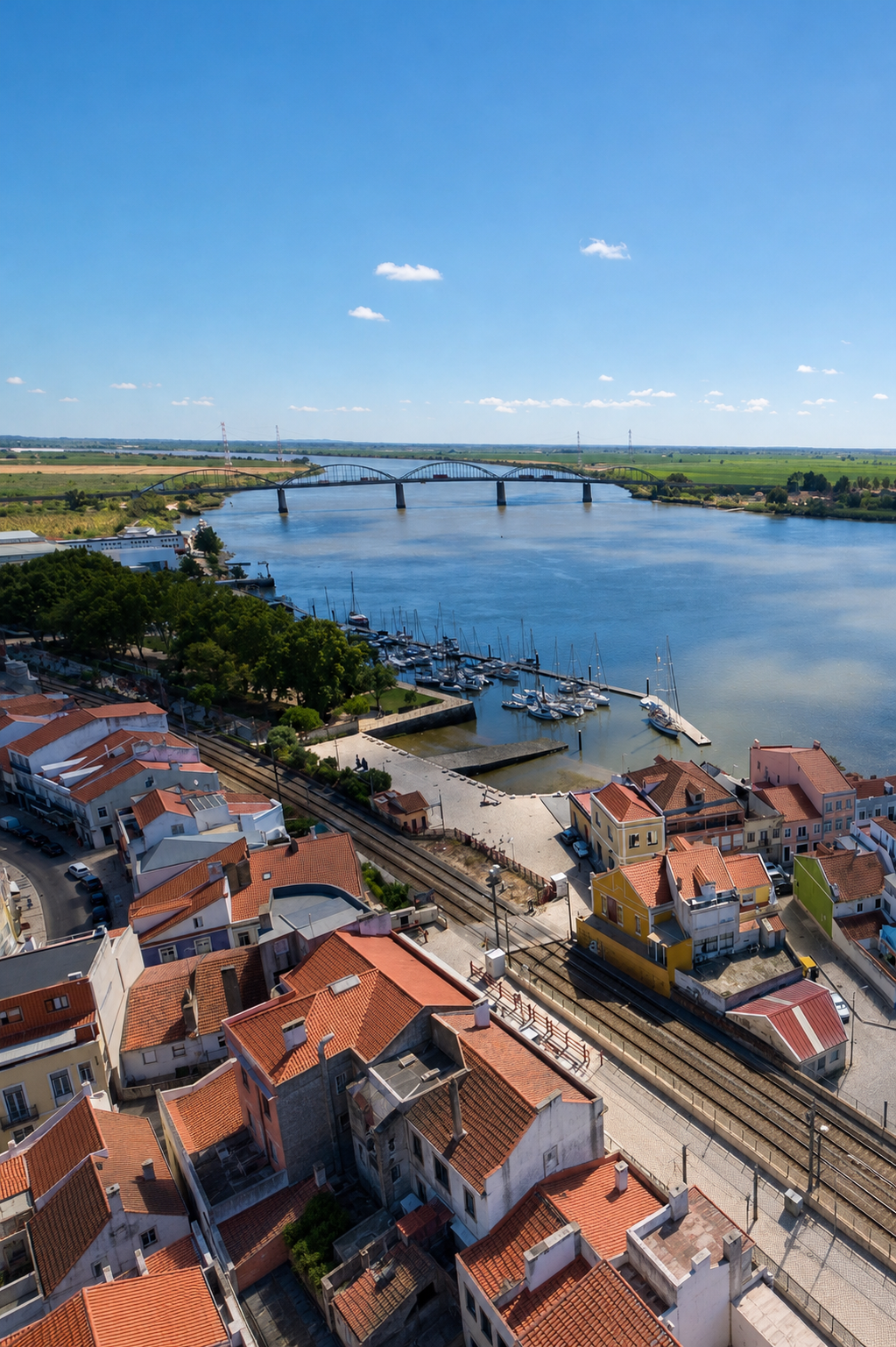 Santuário do Cristo Rei em Almada ao pôr do sol